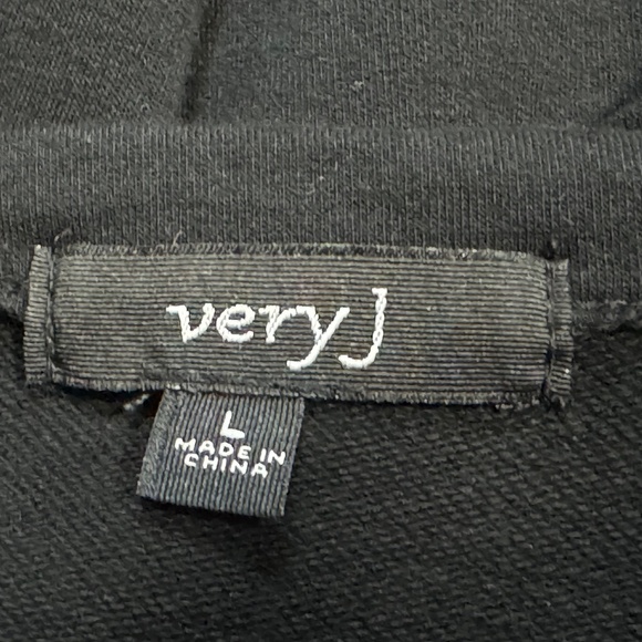 NWOT Very J Open Sleeve Top - Picture 8 of 9